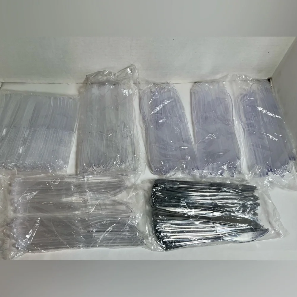 (Brand New/Sealed) Bundle-Clear and Silver Disposable Cutlery Sets (Knives Only)